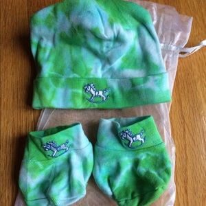 NEW Green/Blue Tie Dye Cap & Booties Set Gift